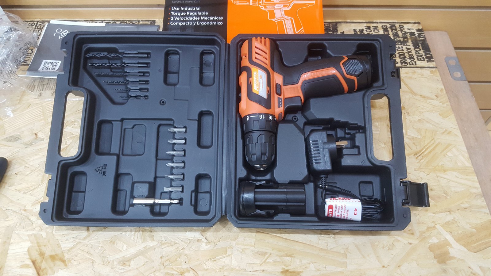 Taladro Atornillador 12 V Argentec C/ Maletin – 2 Baterias ION Litio –  Cargador y Kit herramientas – MAQUITOOLS