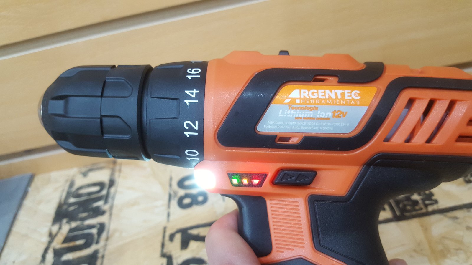 Taladro Atornillador 12 V Argentec C/ Maletin – 2 Baterias ION Litio –  Cargador y Kit herramientas – MAQUITOOLS